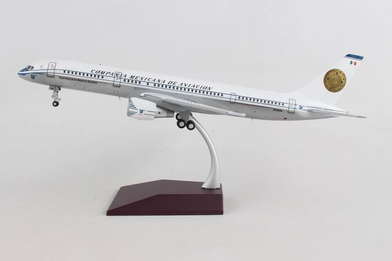 1/200 Boeing 757-200 Retro Livery R7982